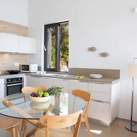 Kalamos -elegant With Direct Sea Access Βίλα