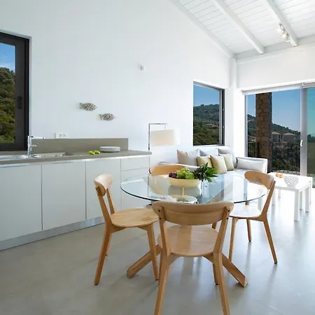 Βίλα Kalamos -elegant With Direct Sea Access